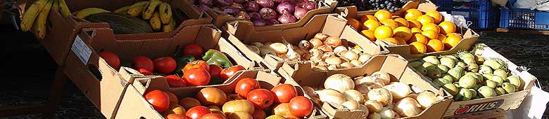Las frutas y hortalizas frescas en el mercado de agricultura los domingos en Los Llanos